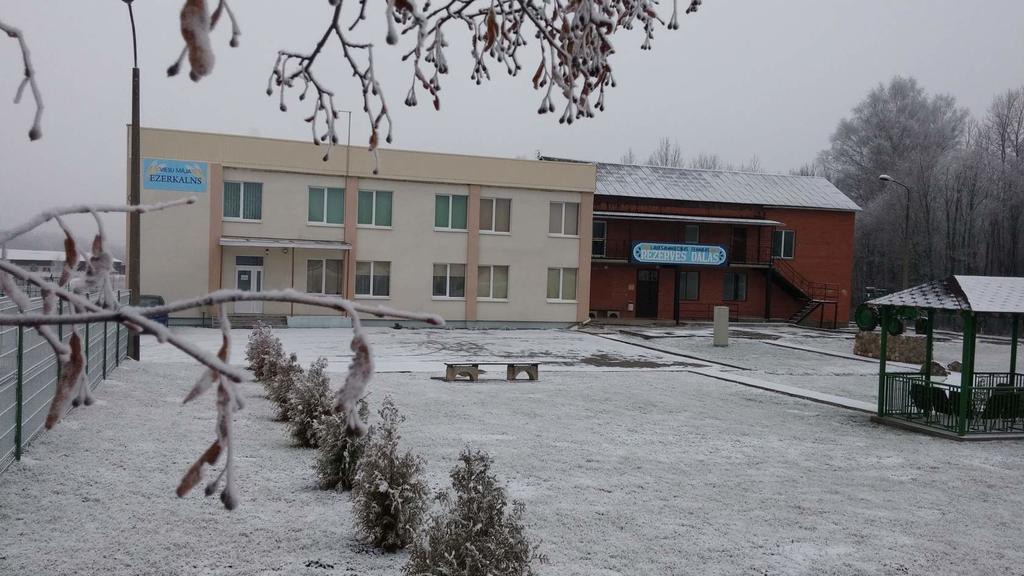 Viesu Maja Ezerkalns Krāslava Exterior foto