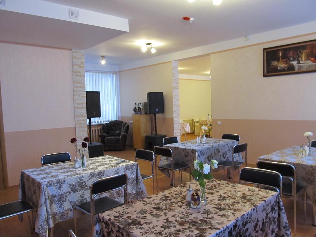 Viesu Maja Ezerkalns Krāslava Exterior foto