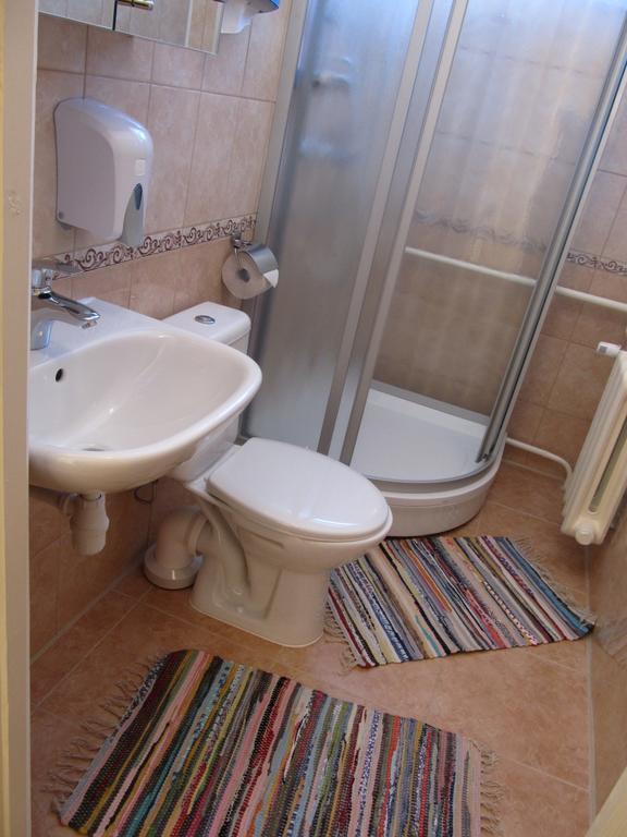 Viesu Maja Ezerkalns Krāslava Exterior foto