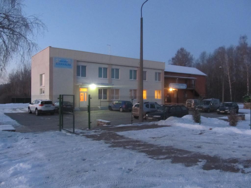 Viesu Maja Ezerkalns Krāslava Exterior foto