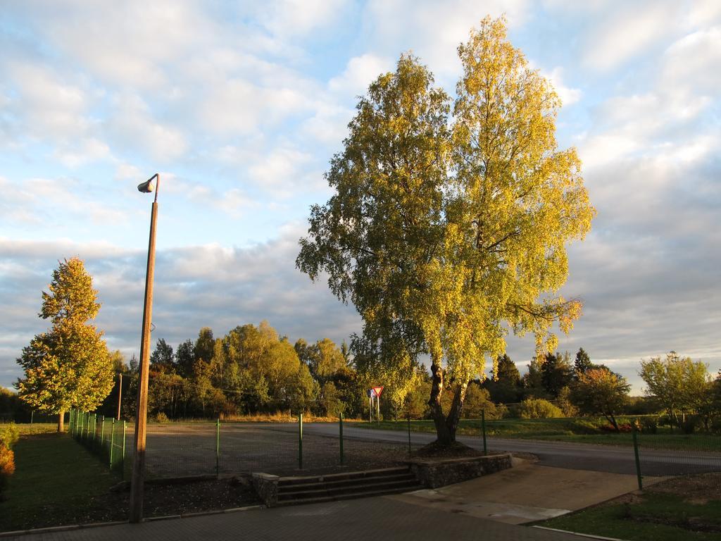 Viesu Maja Ezerkalns Krāslava Exterior foto